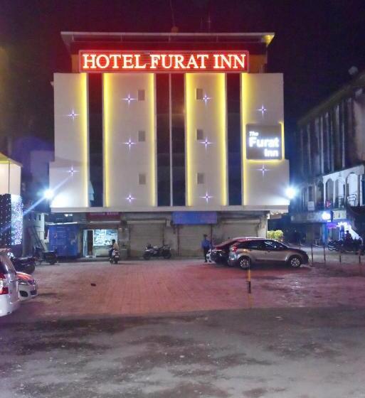 ホテル The Furat Inn