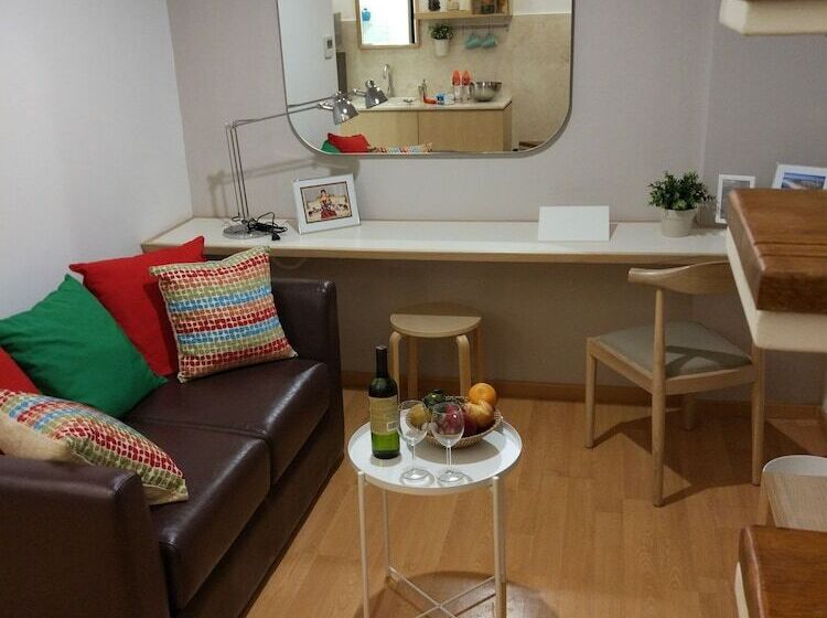 ホテル White Tree Residence