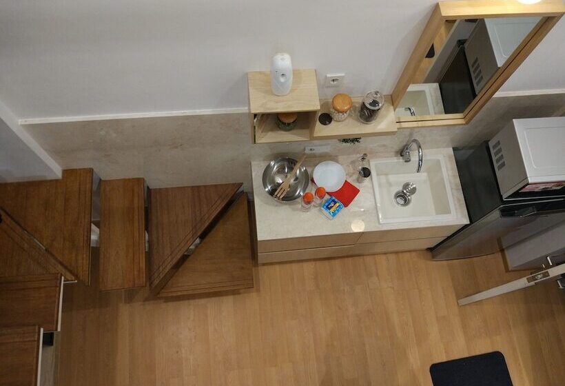 ホテル White Tree Residence