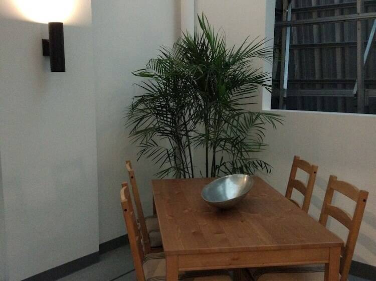 ホテル White Tree Residence