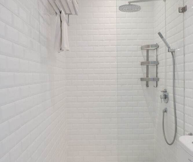 ホテル White Tree Residence