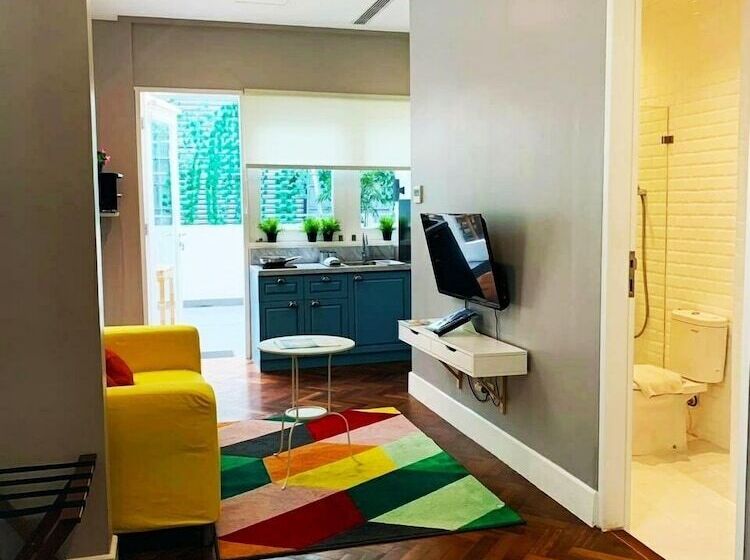 ホテル White Tree Residence