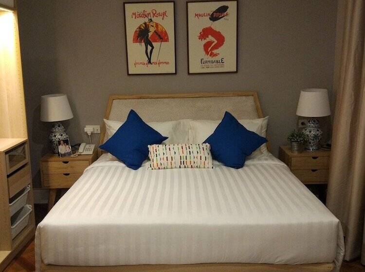 ホテル White Tree Residence