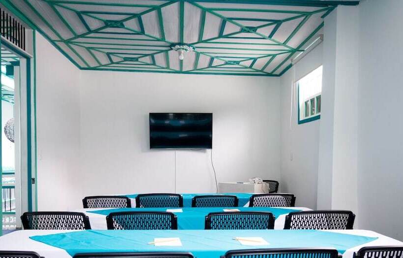 هتل Casa Grande Inn