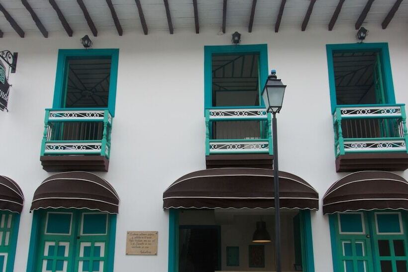 هتل Casa Grande Inn