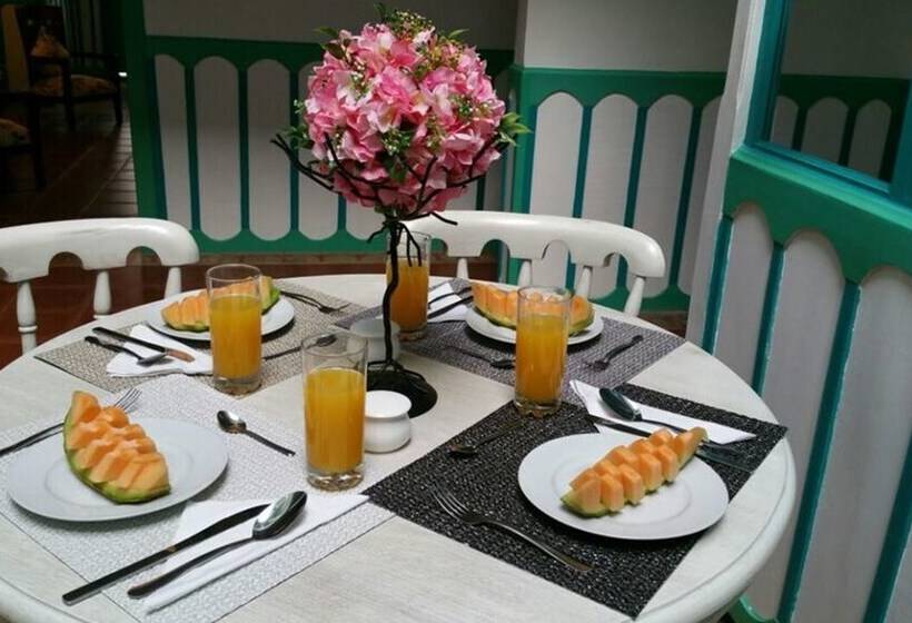 هتل Casa Grande Inn