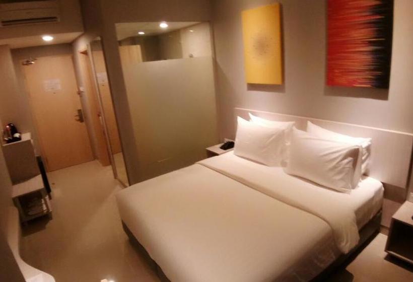 فندق Celecton Blue Cikarang