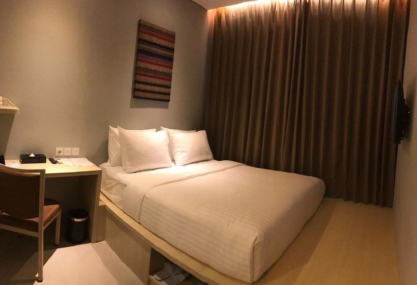 فندق Celecton Blue Cikarang