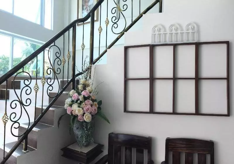 ホテル Maesot Siri