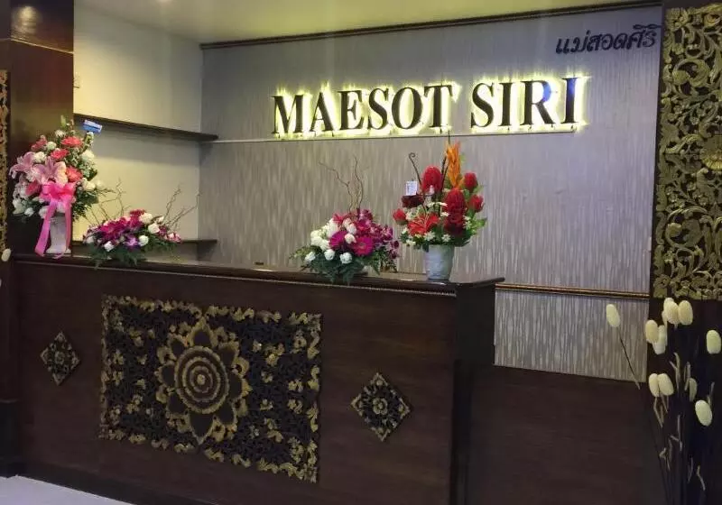 ホテル Maesot Siri