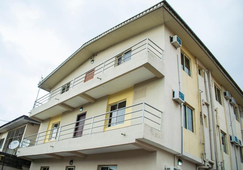 هتل Maxton Suites Magodo