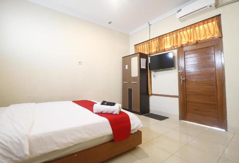 בית מלון כפרי Reddoorz Plus @ Jalan Parangtritis 2