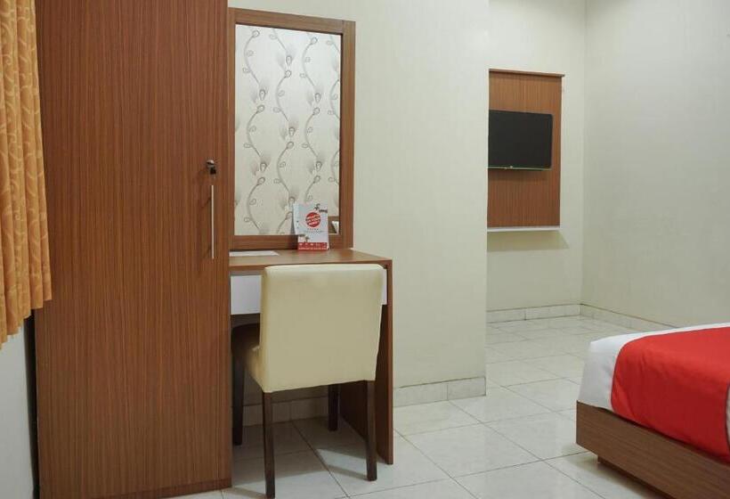 בית מלון כפרי Reddoorz Plus @ Jalan Parangtritis 2