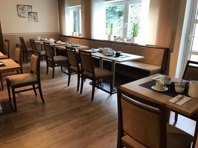 تختخواب و صبحانه Pension Wagner