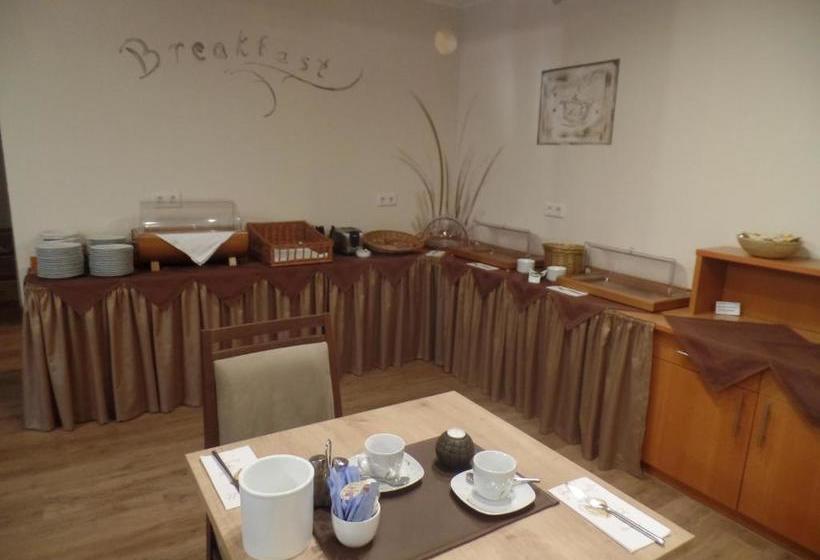 تختخواب و صبحانه Pension Wagner