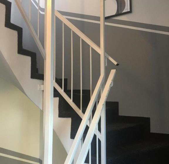 تختخواب و صبحانه Pension Wagner