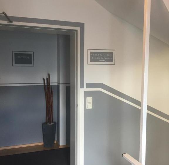 تختخواب و صبحانه Pension Wagner