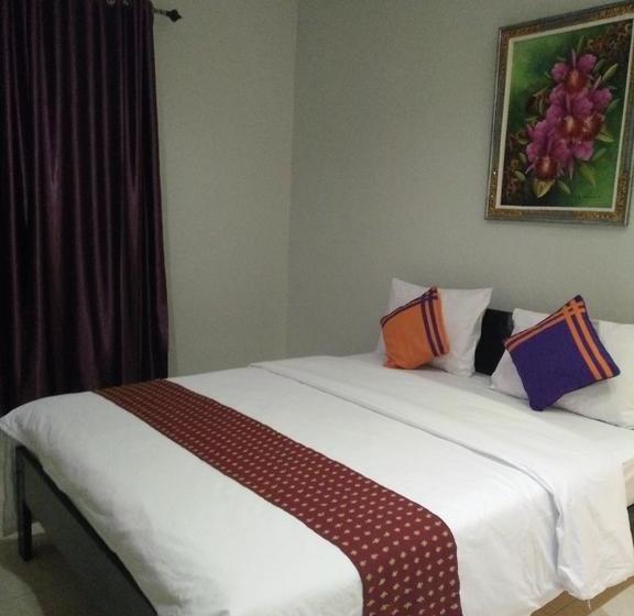 בית מלון כפרי Cahaya Adrian Near Komodo Airport