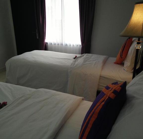 בית מלון כפרי Cahaya Adrian Near Komodo Airport