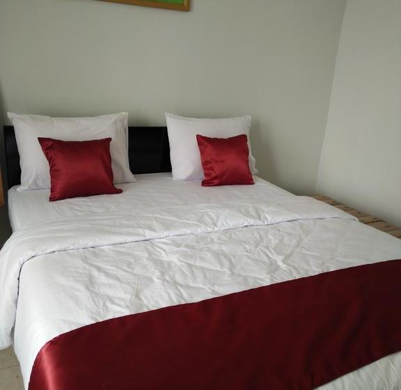 בית מלון כפרי Cahaya Adrian Near Komodo Airport