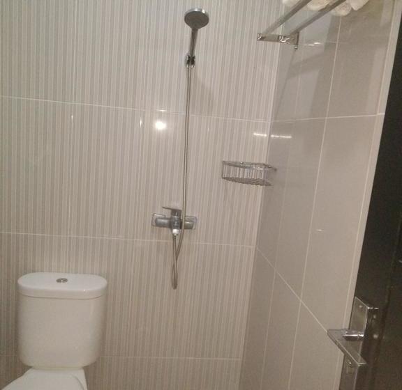 בית מלון כפרי Cahaya Adrian Near Komodo Airport