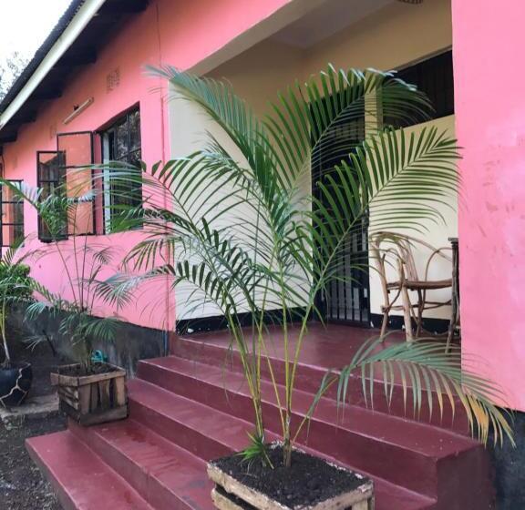 ホテル More Than A Drop