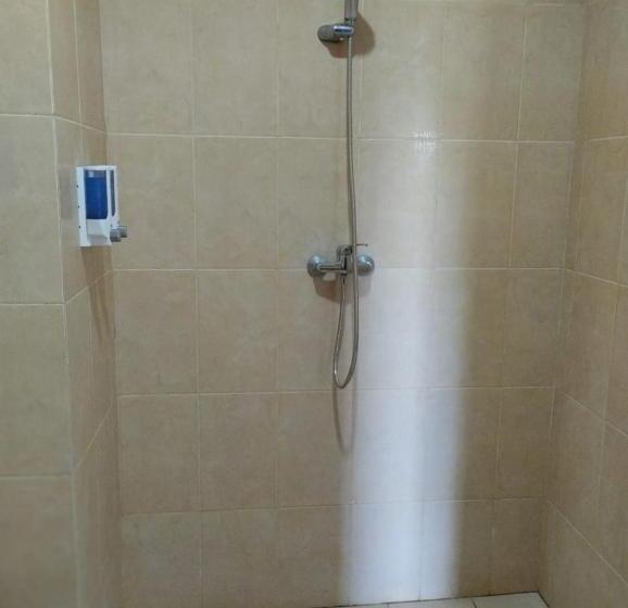 فندق Padang Padang Inn