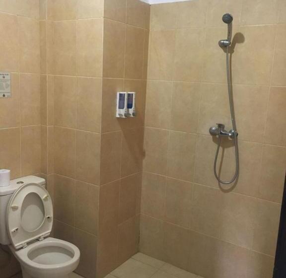 فندق Padang Padang Inn