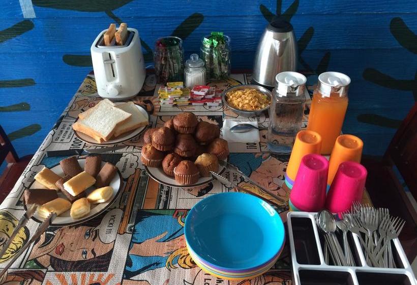 Pop Art Hostel Bangkok