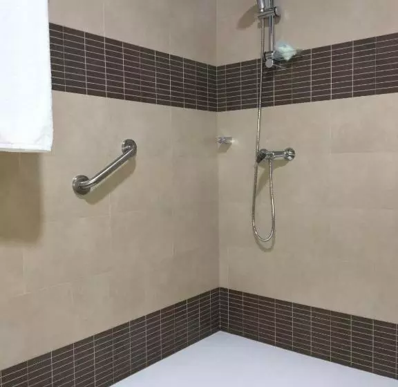 ユースホステル Hostal Los Encinares