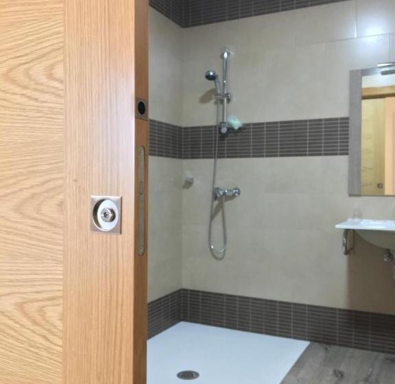 הוסטל Hostal Los Encinares