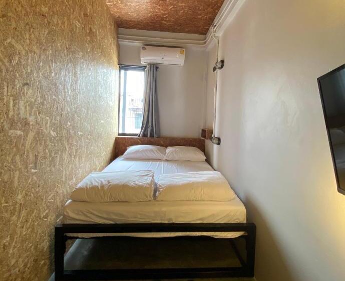 هاستل Ralph Bangkok