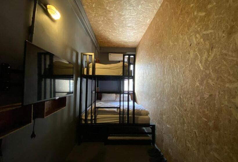 هاستل Ralph Bangkok