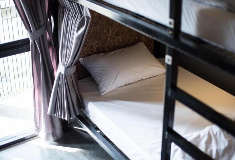 هاستل Ralph Bangkok