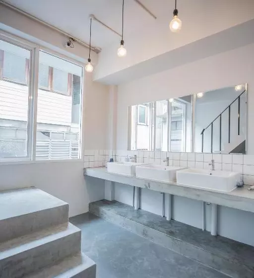 هاستل Ralph Bangkok