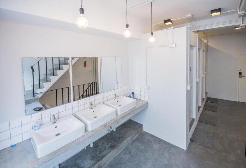 هاستل Ralph Bangkok