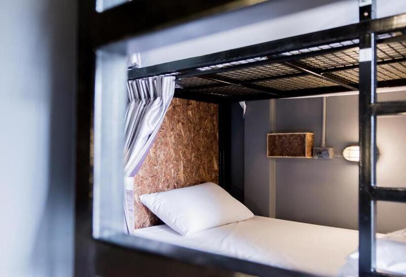 هاستل Ralph Bangkok