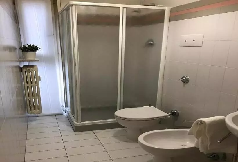 تختخواب و صبحانه Myroom In Town