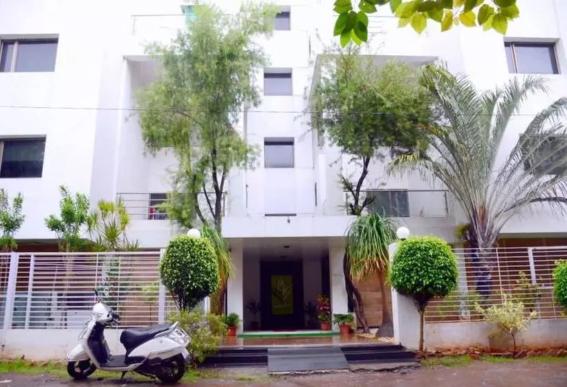 هتل Avezeekaa Corporate Residency