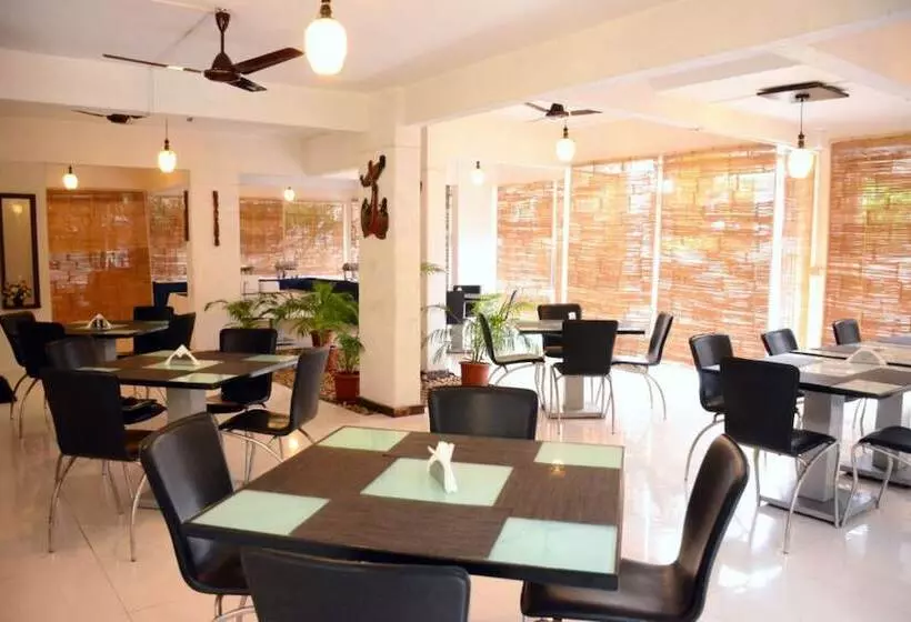هتل Avezeekaa Corporate Residency