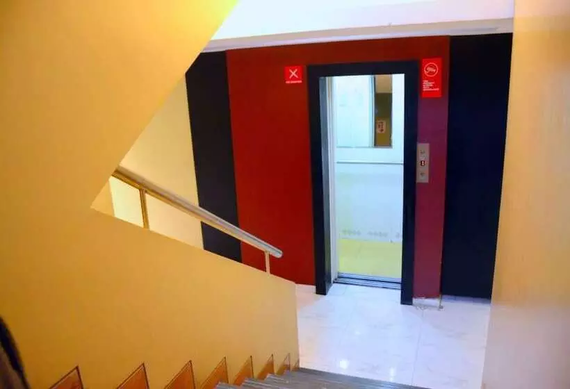 هتل Avezeekaa Corporate Residency