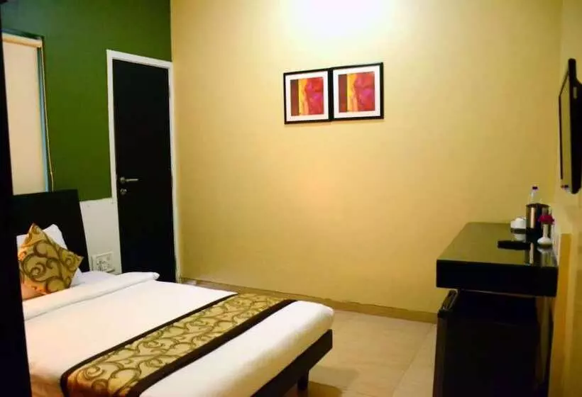 هتل Avezeekaa Corporate Residency