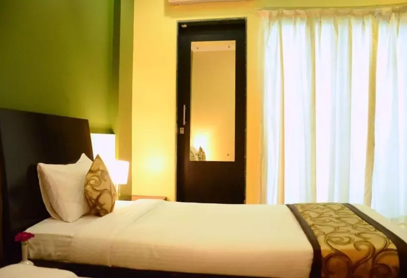 هتل Avezeekaa Corporate Residency