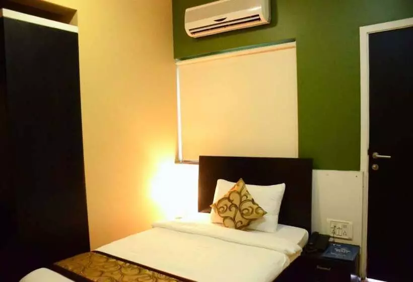 هتل Avezeekaa Corporate Residency