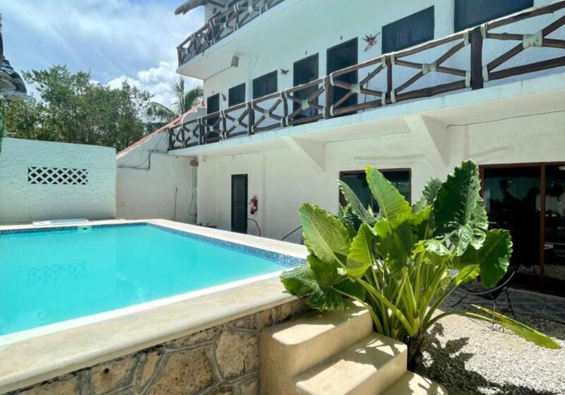 هتل Boutique Casa Baleine