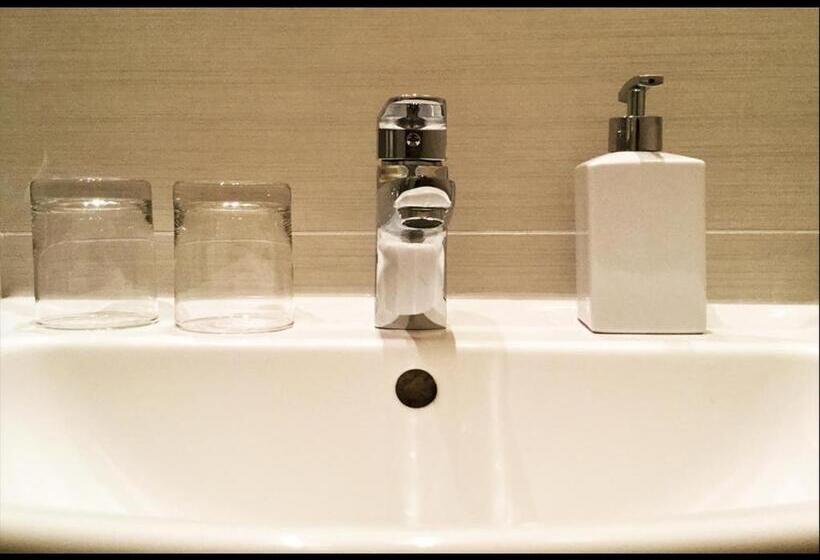 בית מלון כפרי Grand Central Serviced Apartments