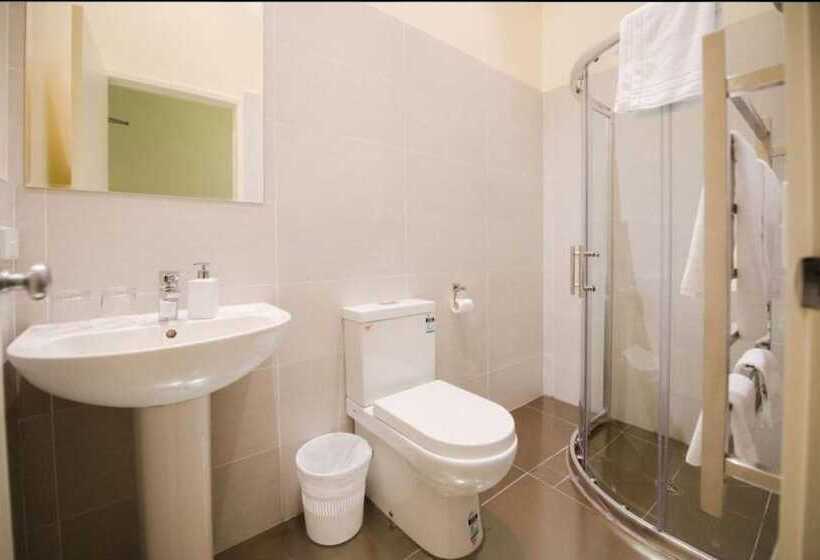 בית מלון כפרי Grand Central Serviced Apartments