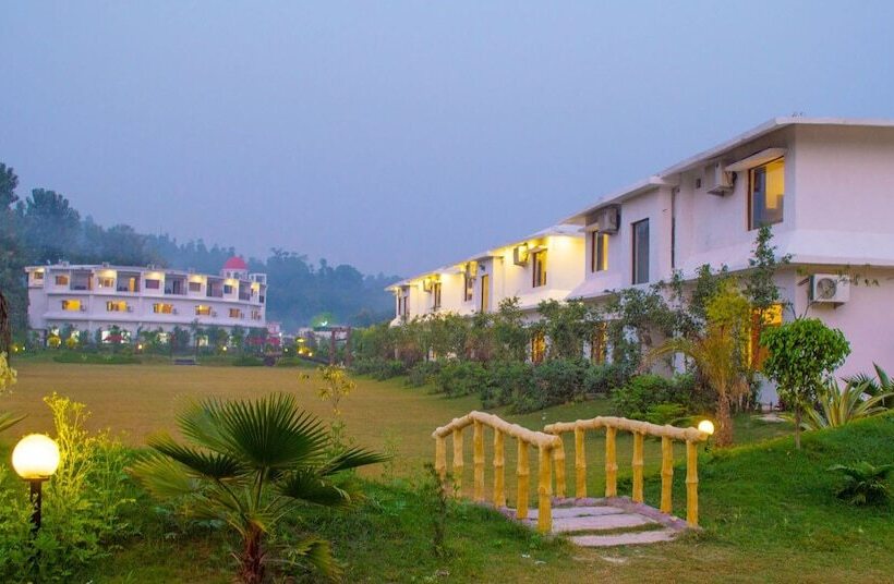 استراحتگاه Aranya The Kanan