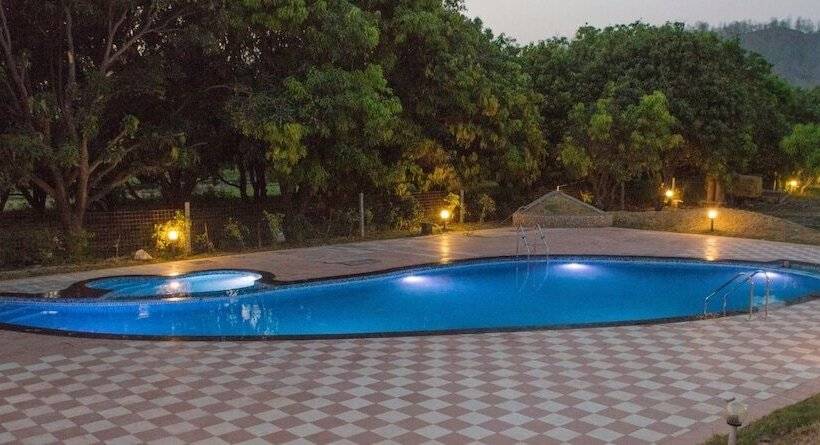 استراحتگاه Aranya The Kanan