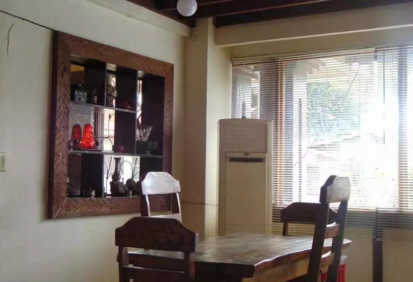 تختخواب و صبحانه Centro Mactan Suites